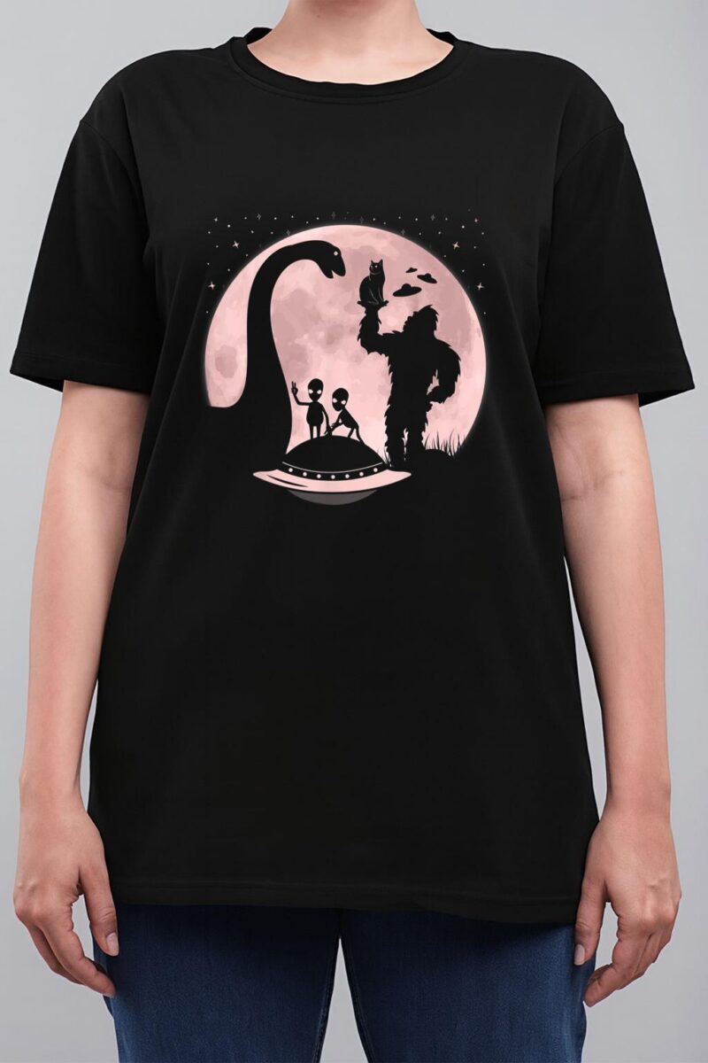 Bigfoot Loch Ness Monster Sasquatch Cat Ufo Funny Aliens Women T-Shirt