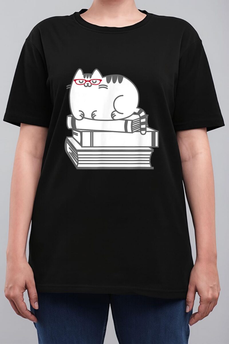 Cute Book Nerd Cat  - Funny Nerdy Kitten Women T-Shirt