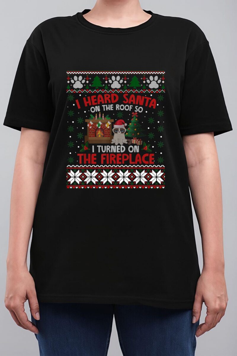 Funny Christmas Cat Hates Santa Annoyed Cat Women T-Shirt
