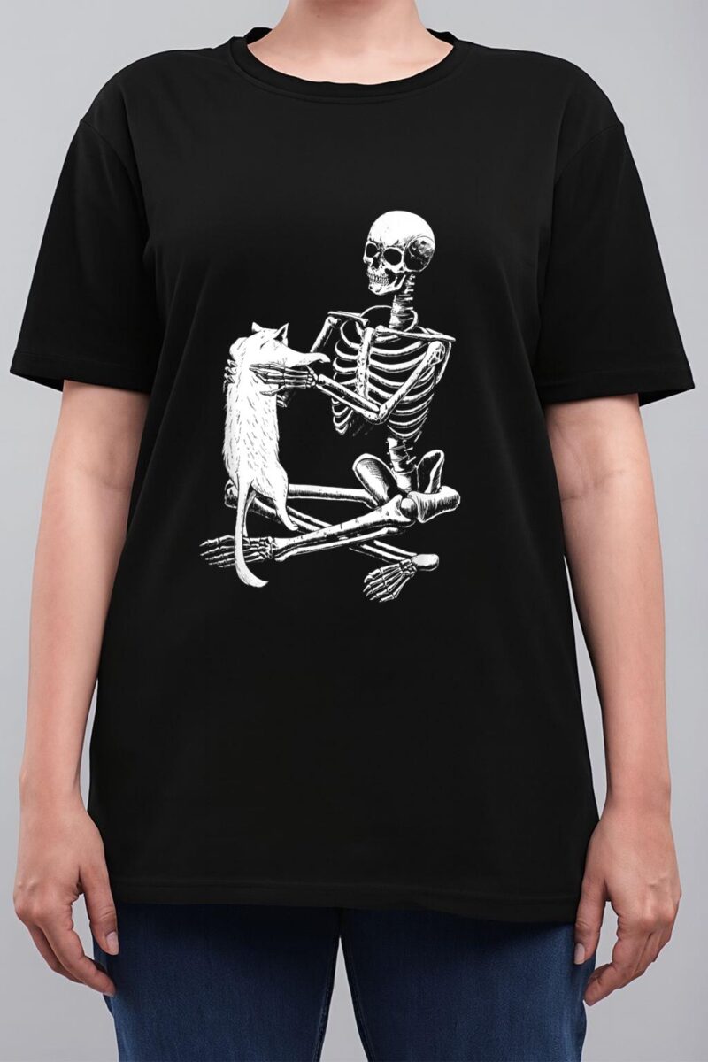 Funny Skeleton Holding A Cat Halloween Women T-Shirt
