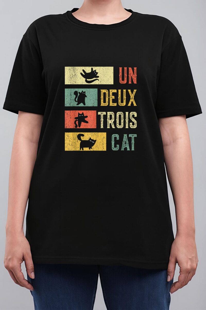 Meowy Funny Cat  Vintage retro Un Deux Trois Cat Women T-Shirt